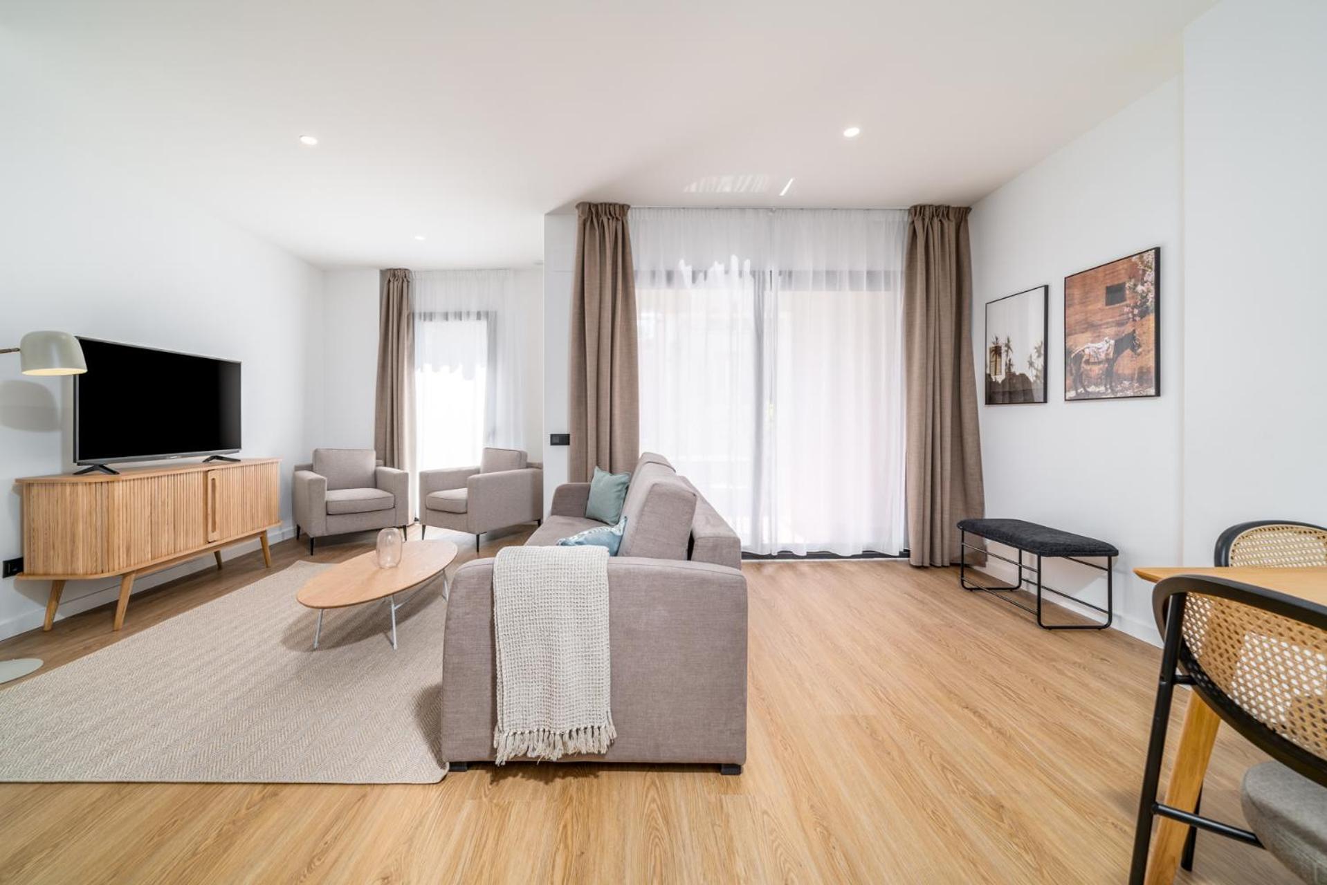 Limehome Barcelona Placa Pirineus L'Hospitalet de Llobregat Eksteriør billede