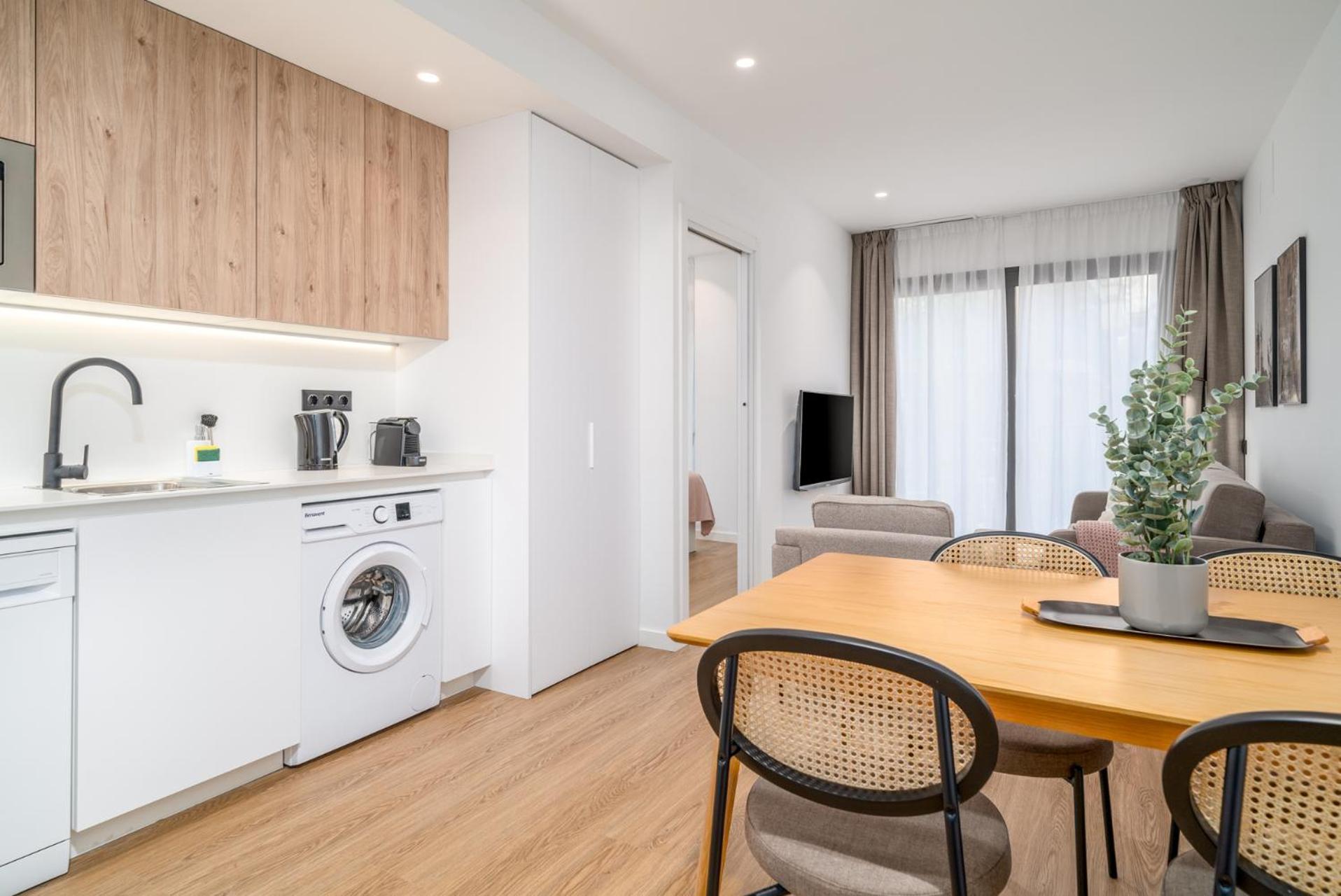 Limehome Barcelona Placa Pirineus L'Hospitalet de Llobregat Eksteriør billede