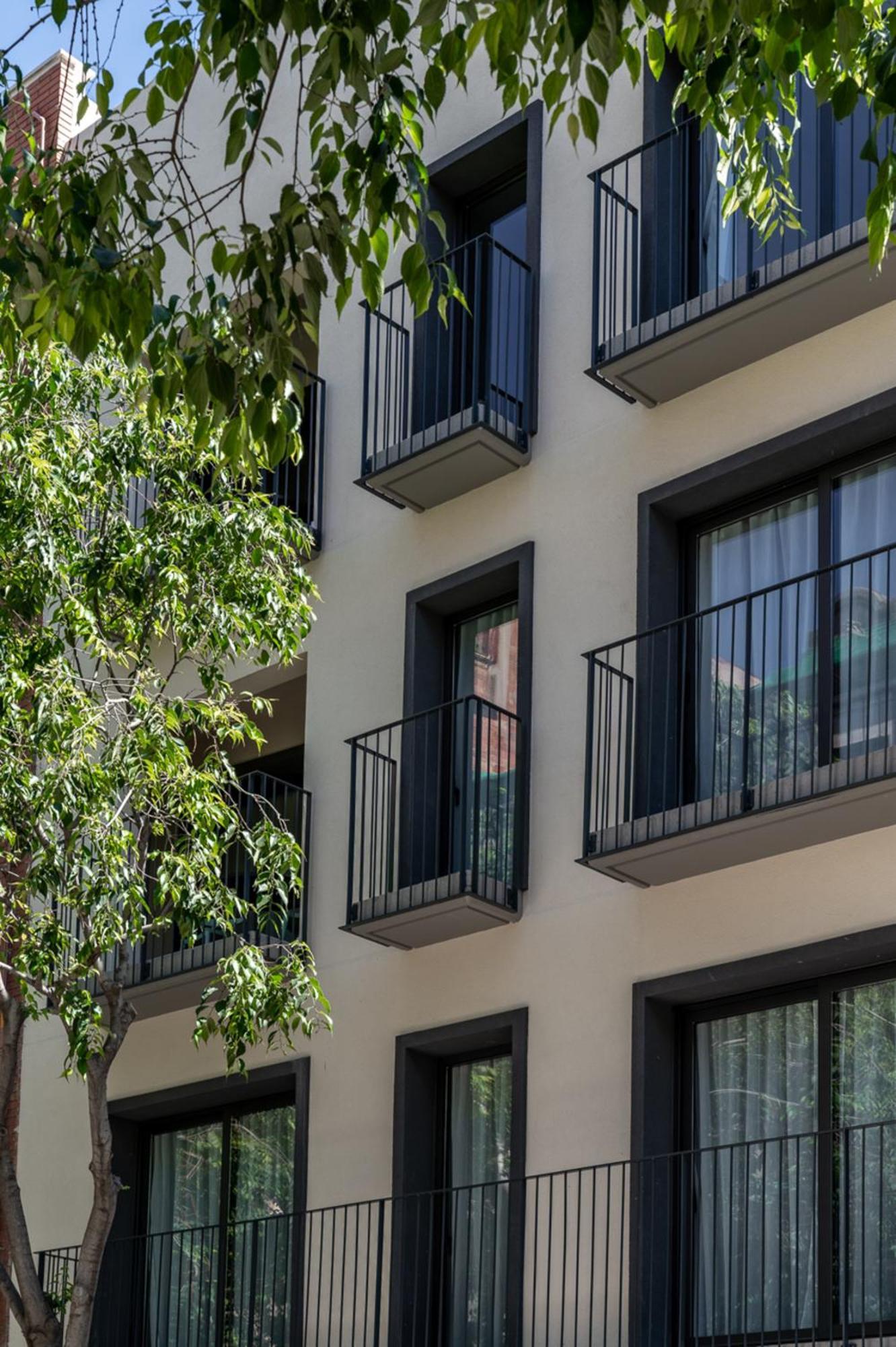 Limehome Barcelona Placa Pirineus L'Hospitalet de Llobregat Eksteriør billede